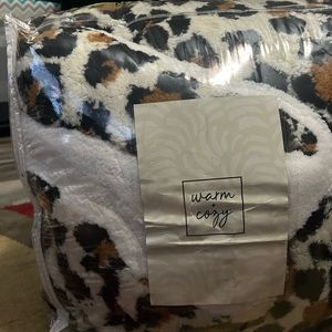 Queen size Leopard print comforter set from QVC